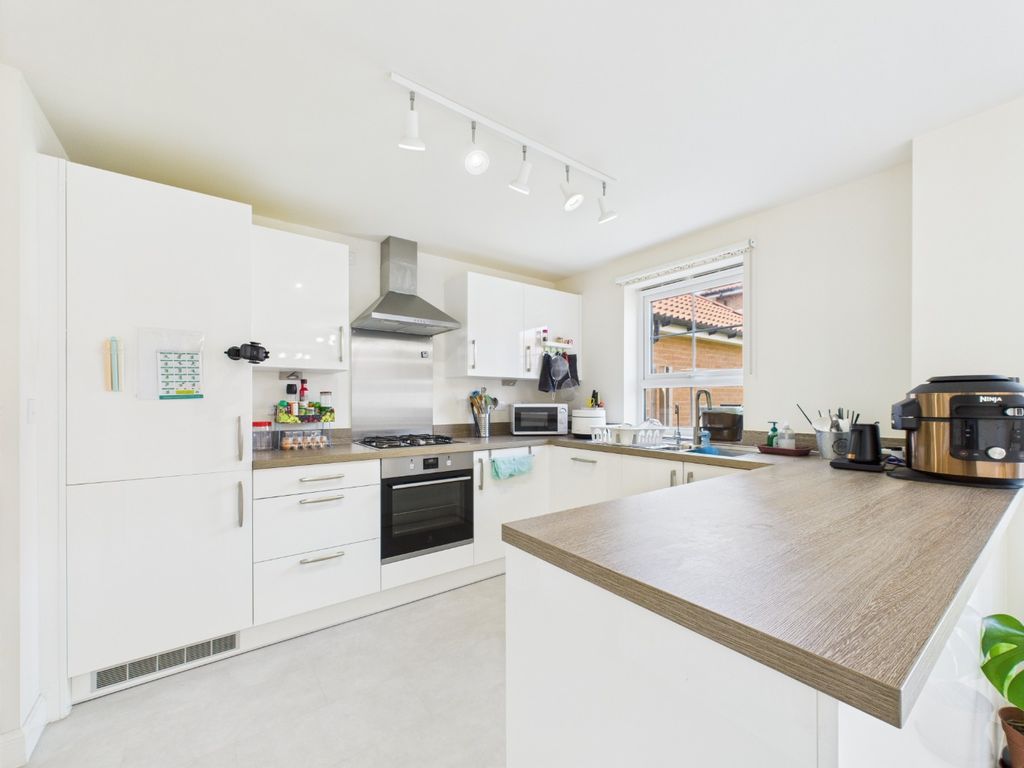 Property photo 3 of 15 4388156