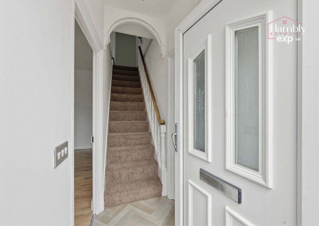 Property photo 2 of 29