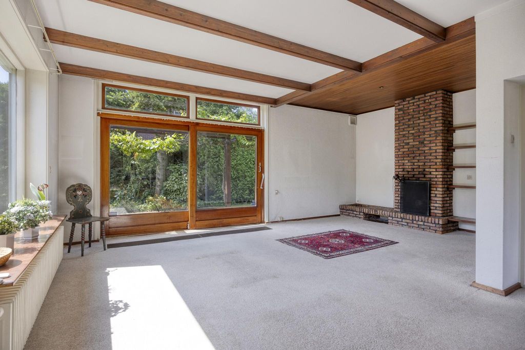 Property photo 3 of 35