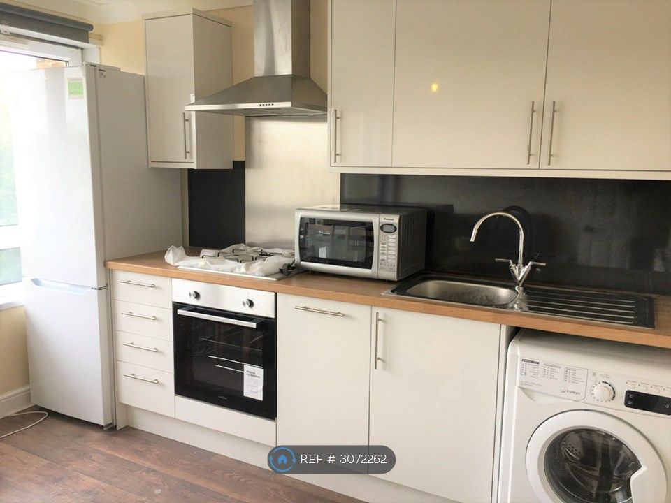 Property photo 1 of 9 Kitchen