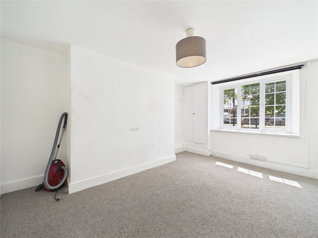 Property photo 3 of 26 Picture No. 03