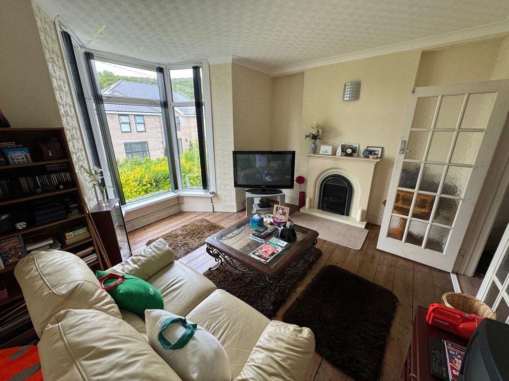 Property photo 3 of 24