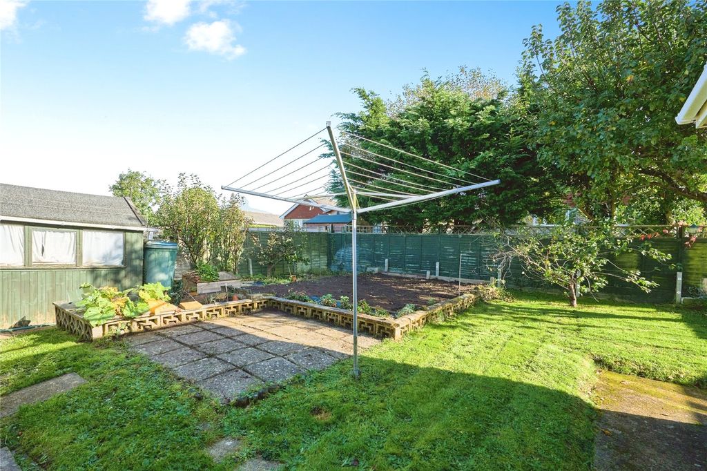 Property photo 2 of 15 Picture No. 16