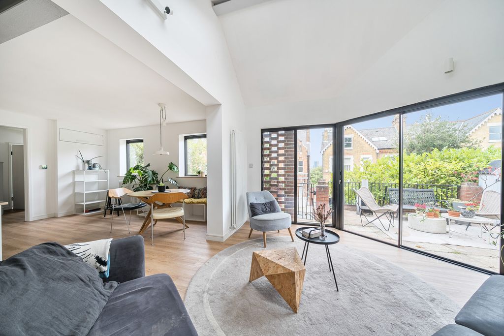 Property photo 1 of 35 Reception