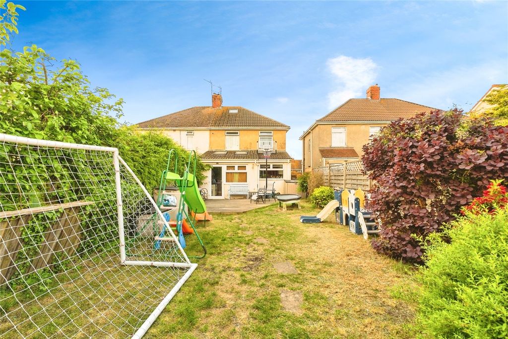 Property photo 2 of 22 Picture No. 28