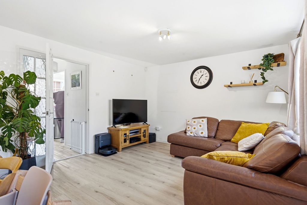 Property photo 2 of 19
