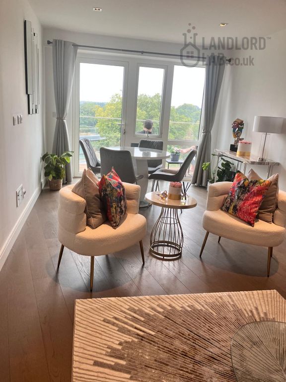Property photo 3 of 16 Long Lounge View