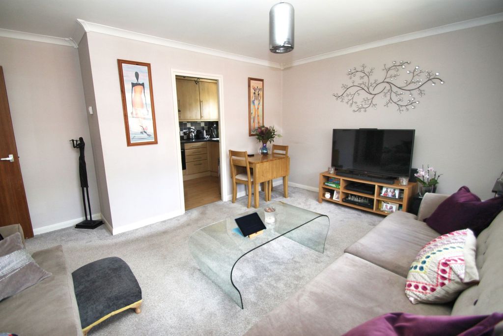 Property photo 3 of 9