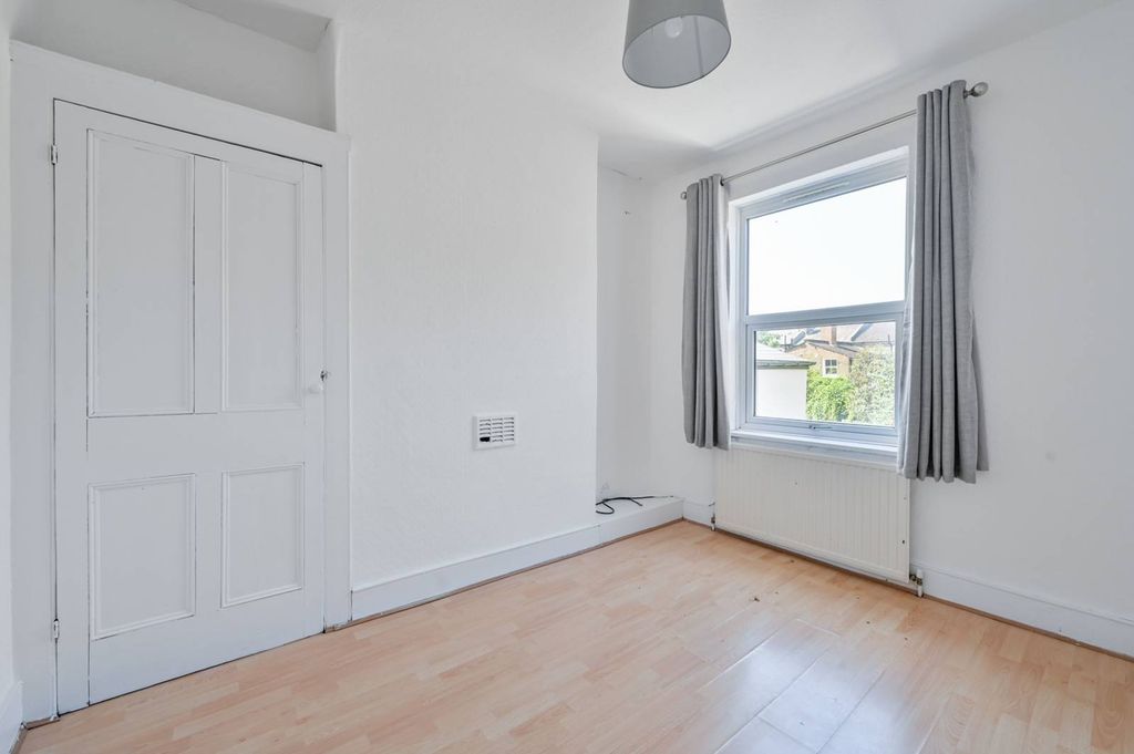 Property photo 1 of 8