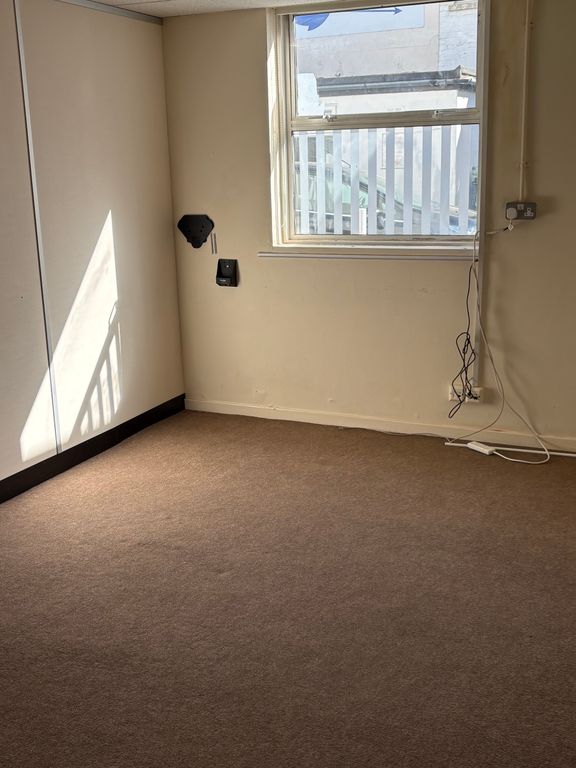 Property photo 1 of 2