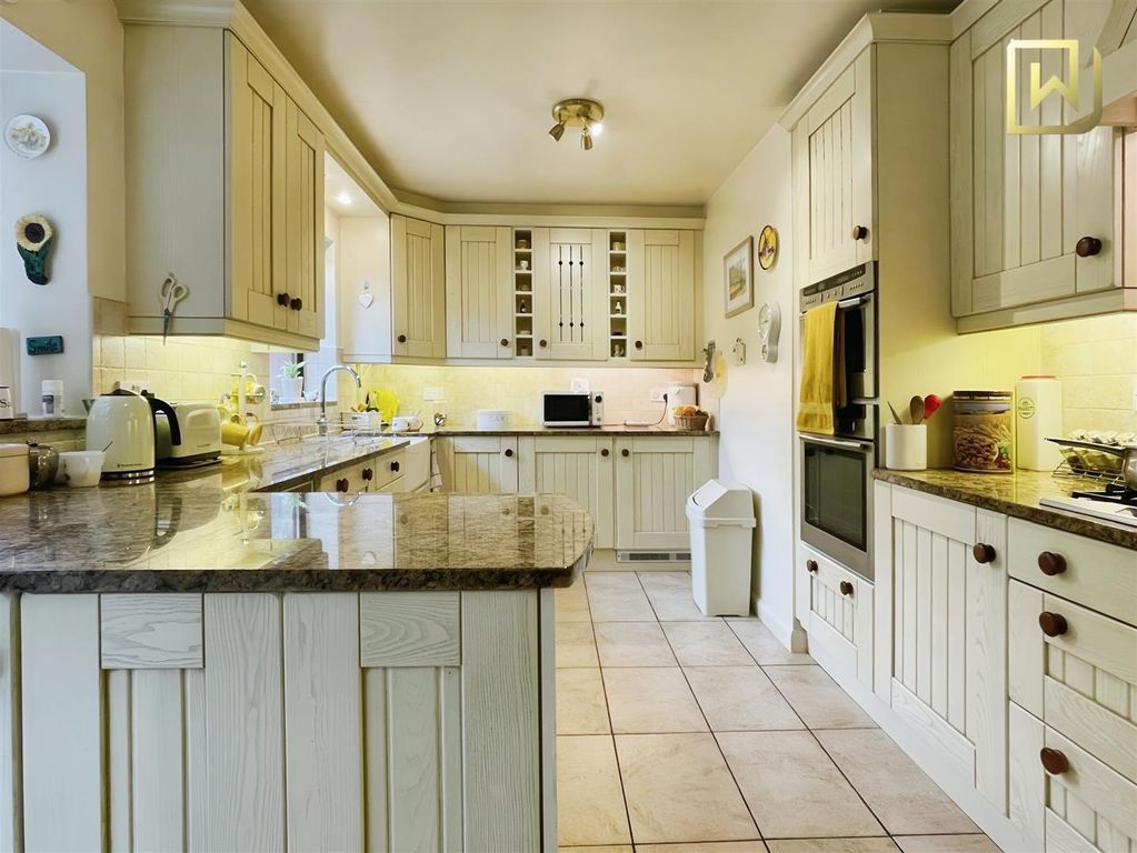 Property photo 2 of 39 Kitchen