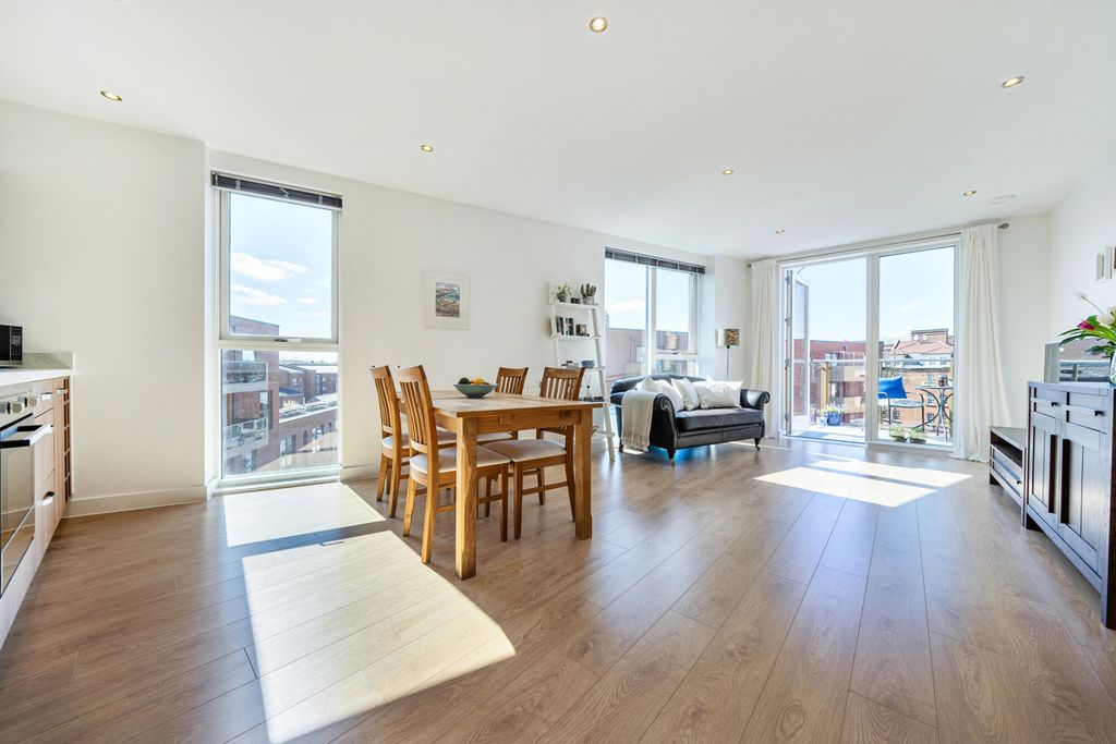 Property photo 3 of 22 1435999-8-69ce803...