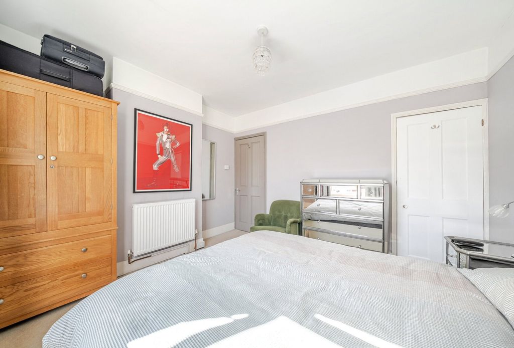 Property photo 3 of 14 1419926-11-69d4F3...