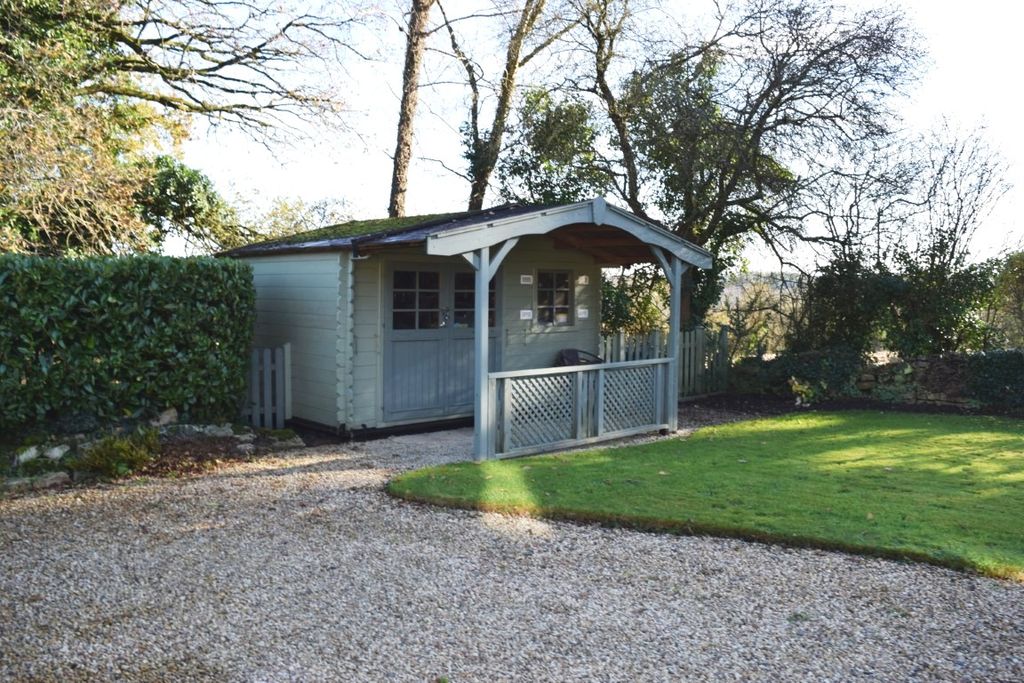 Property photo 3 of 31