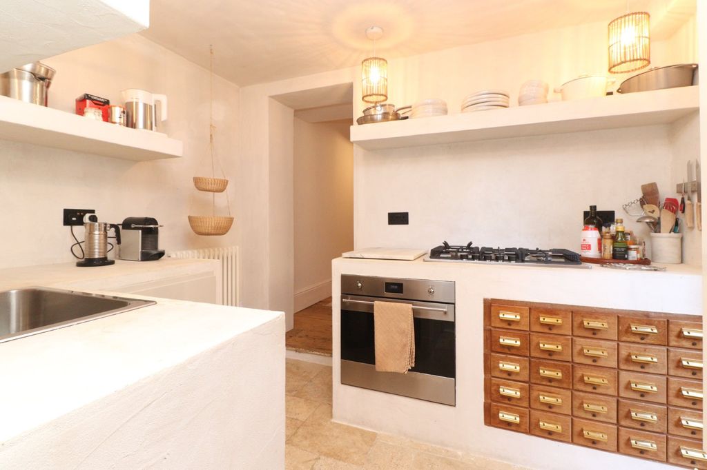 Property photo 3 of 11 Picture 3