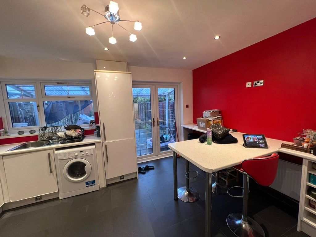 Property photo 3 of 12 Picture No. 05