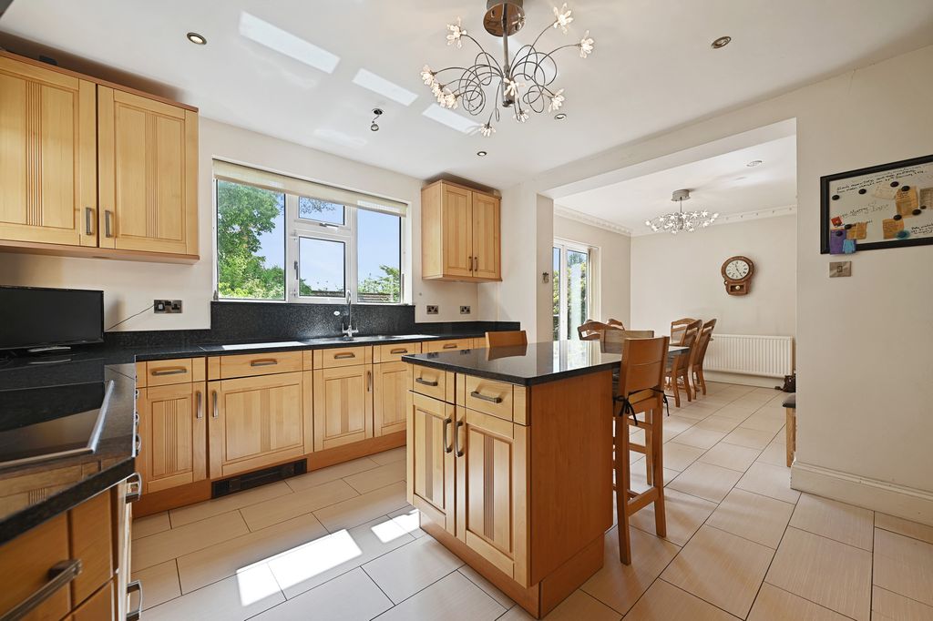 Property photo 3 of 15 14