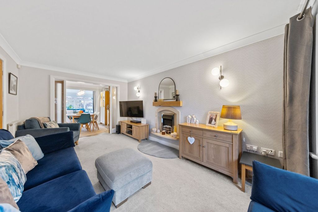 Property photo 2 of 29