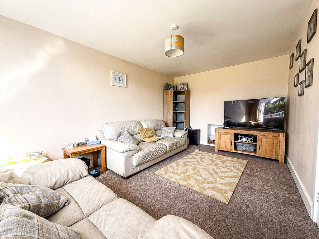 Property photo 3 of 16 5115385