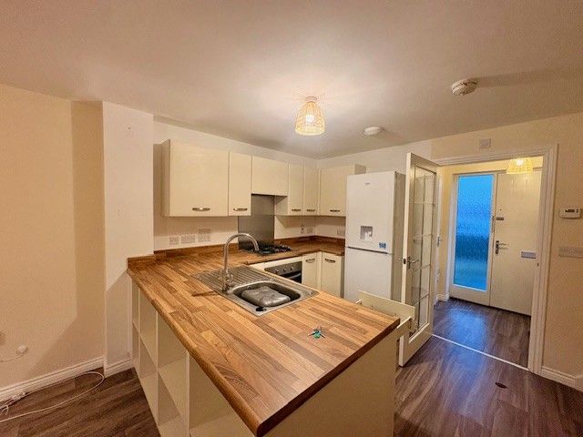 Property photo 3 of 19 Image