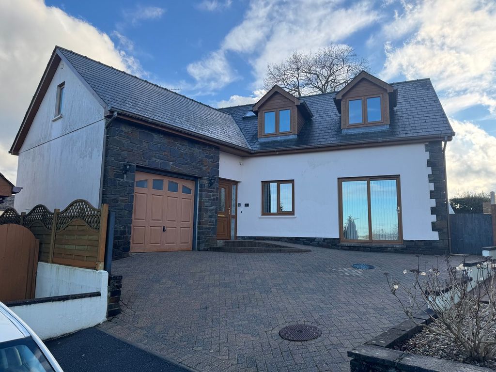 Property photo 1 of 24