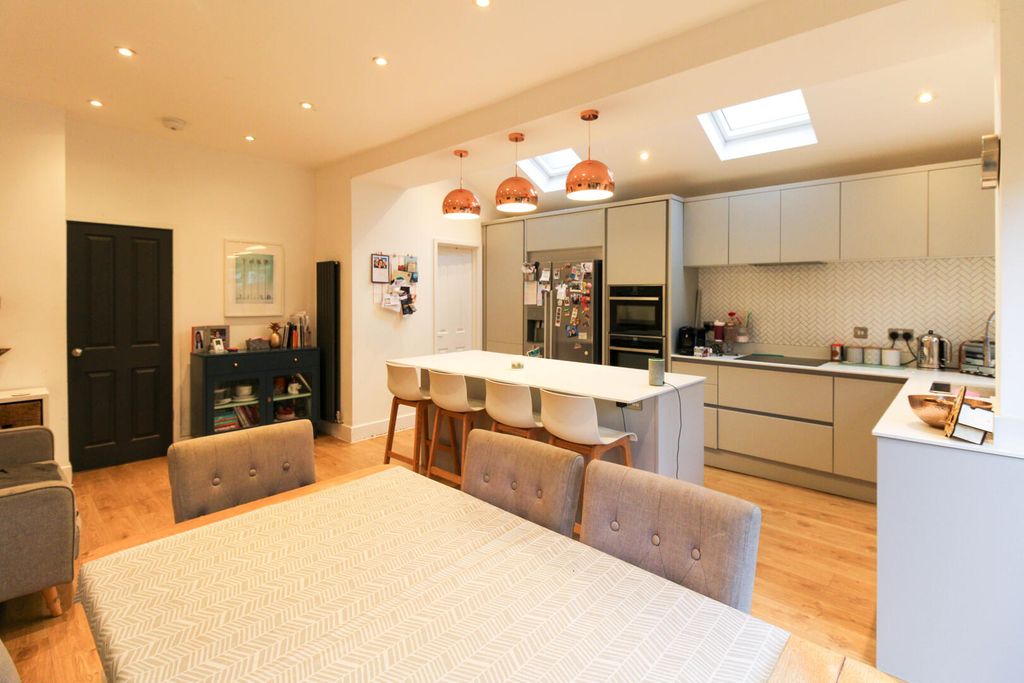 Property photo 3 of 14 Kitchen