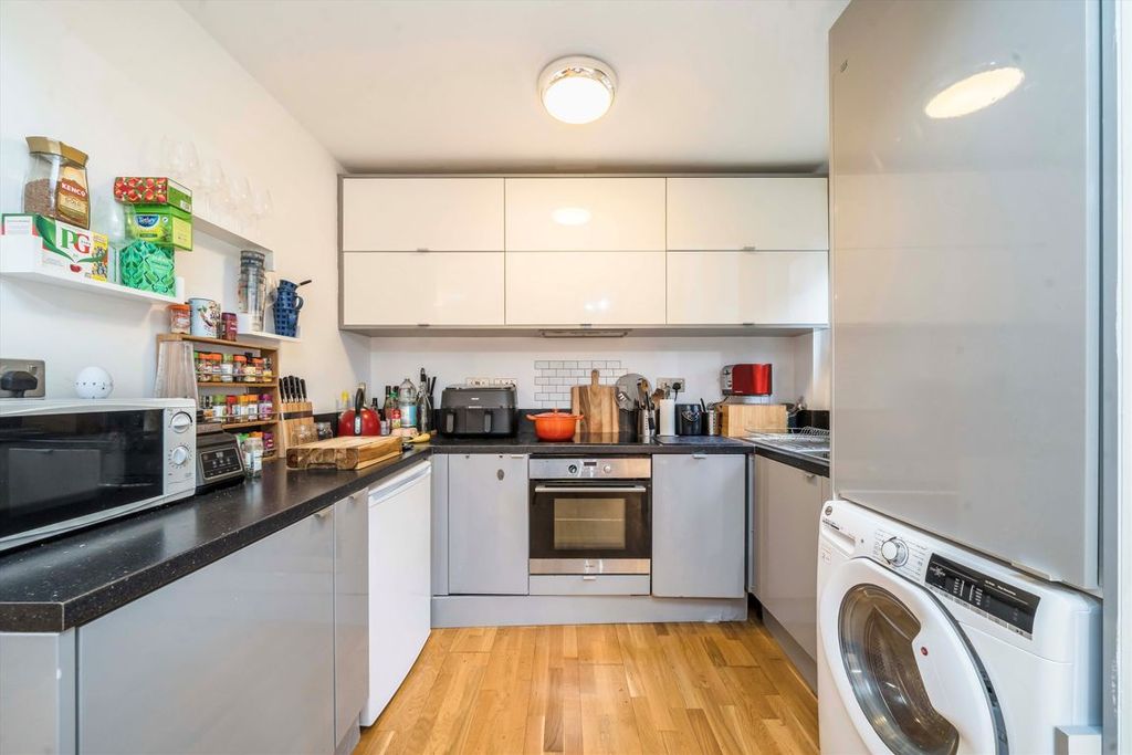 Property photo 2 of 5