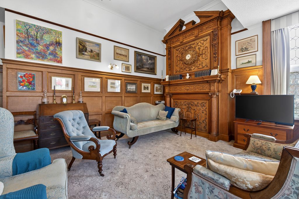 Property photo 3 of 21 A6702942