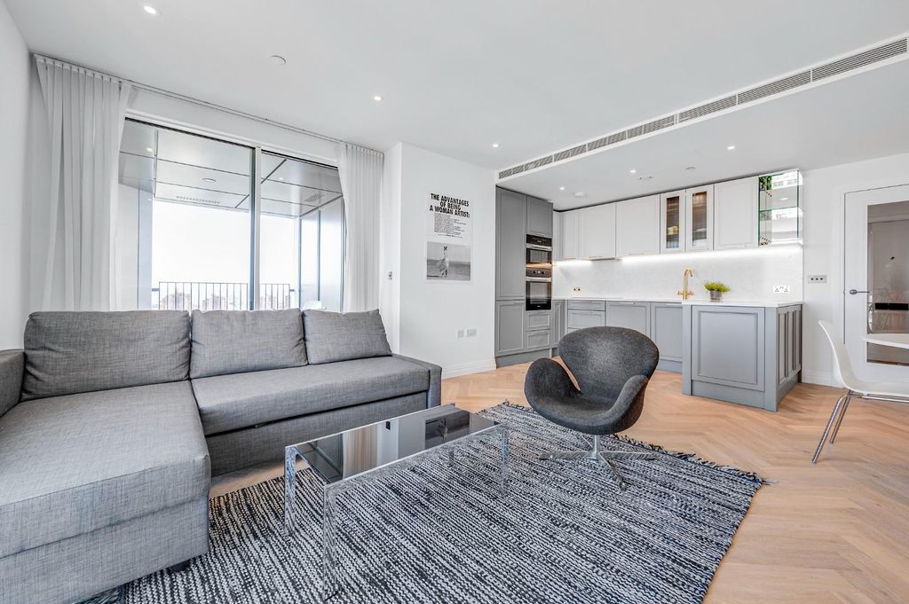 Property photo 1 of 25 Lounge - Open Plan Kitchen