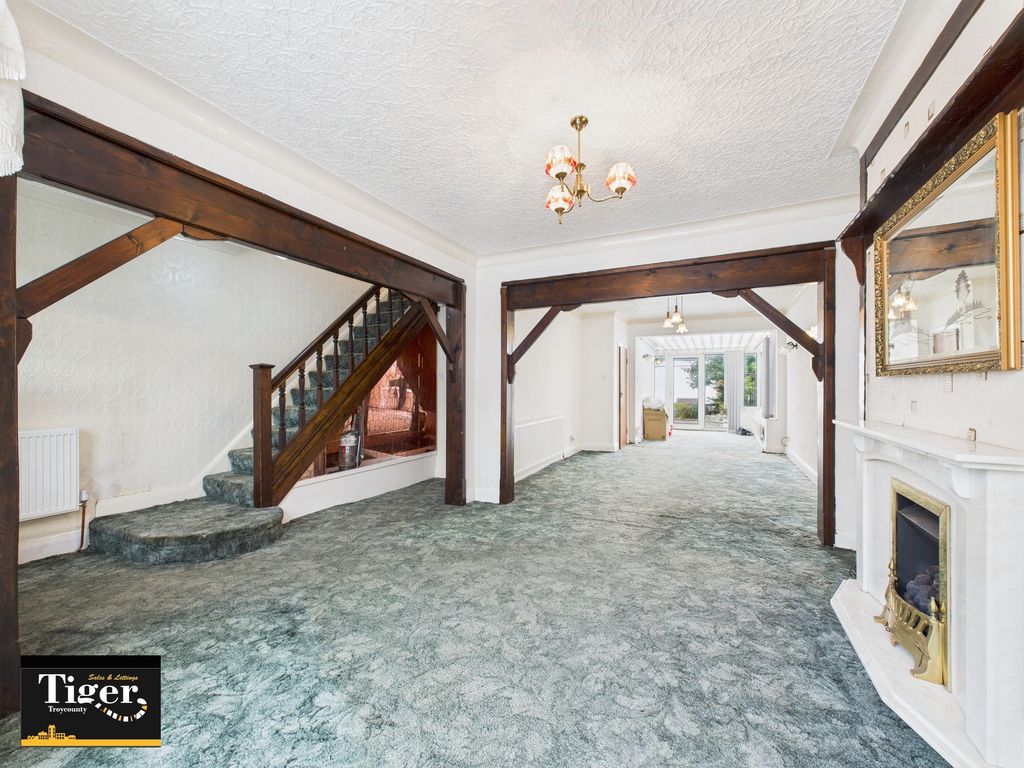 Property photo 3 of 34 Cam03440G0-Pr0385-Still025