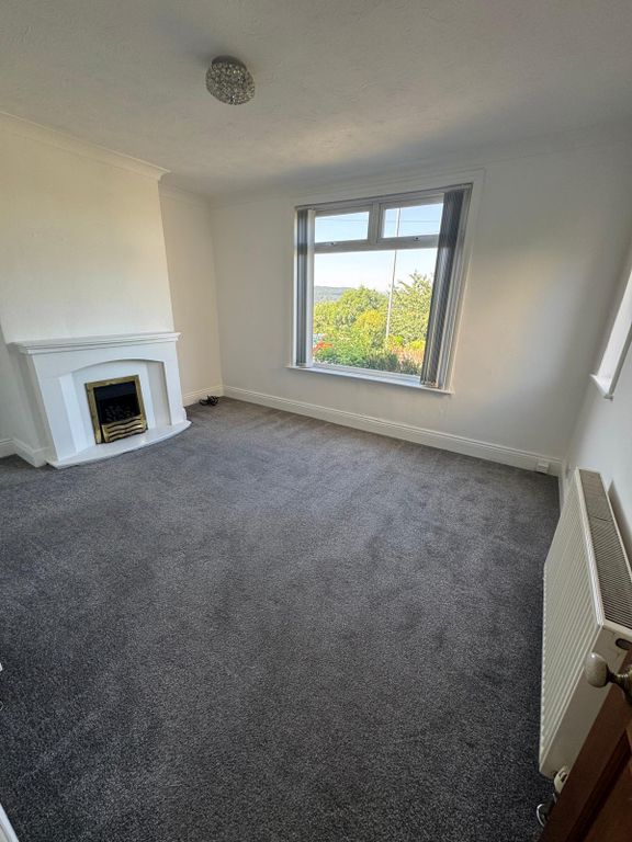 Property photo 2 of 10 Living Room