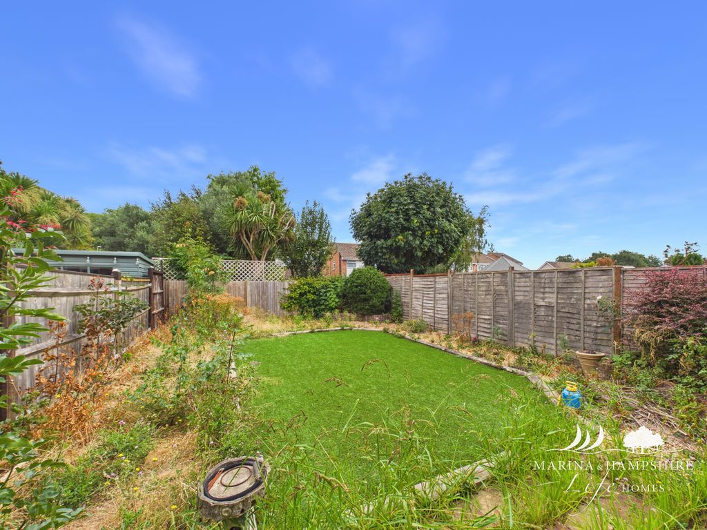 Property photo 2 of 21 Cam03915G0-Pr0074-Still014