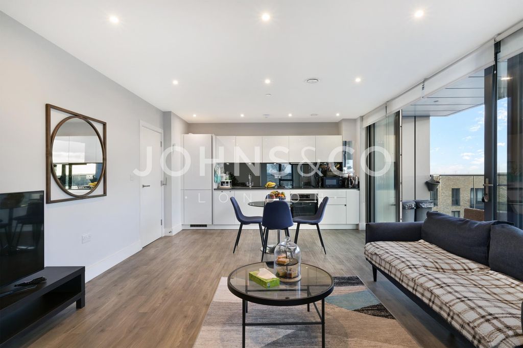 Property photo 3 of 8