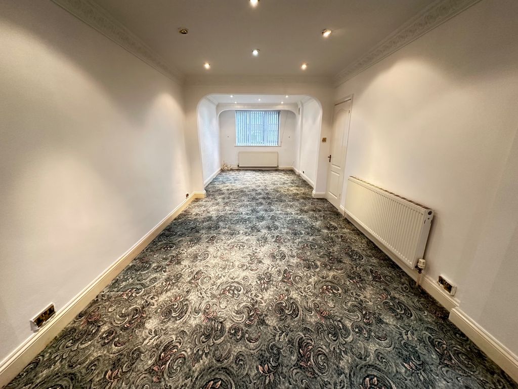 Property photo 2 of 10 4848051