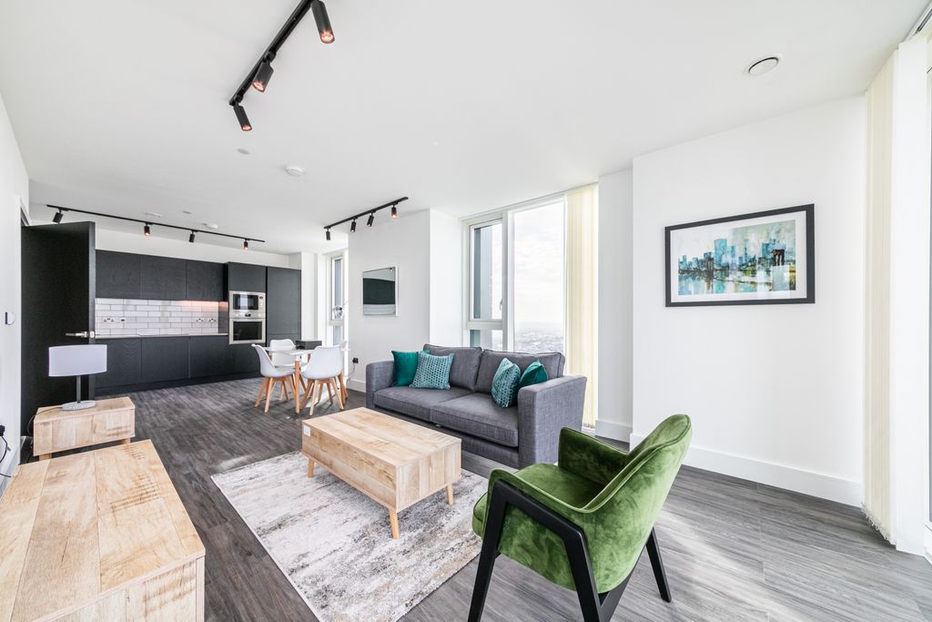 Property photo 3 of 19