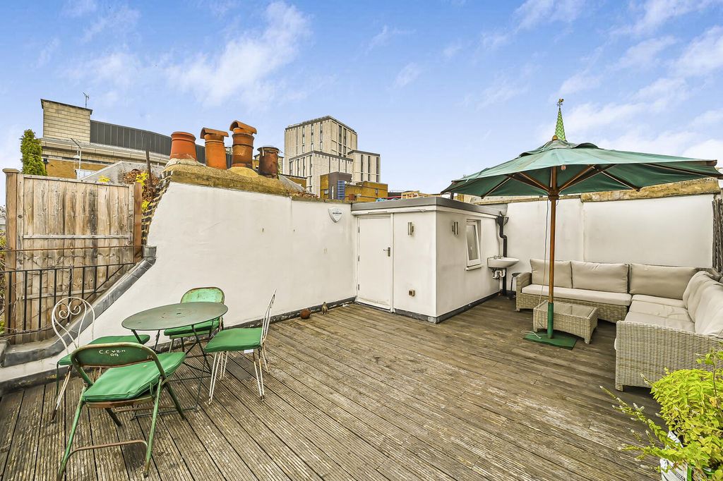 Property photo 3 of 13 Terrace / Patio