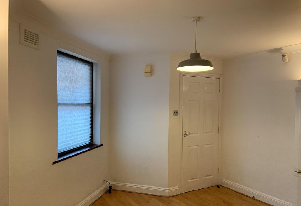 Property photo 2 of 6 Photo