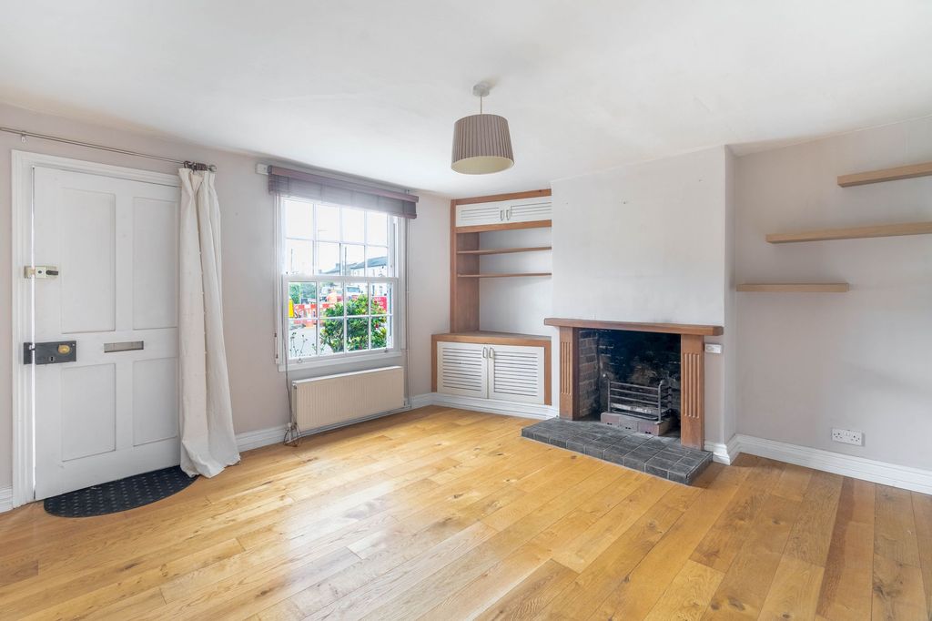 Property photo 3 of 10