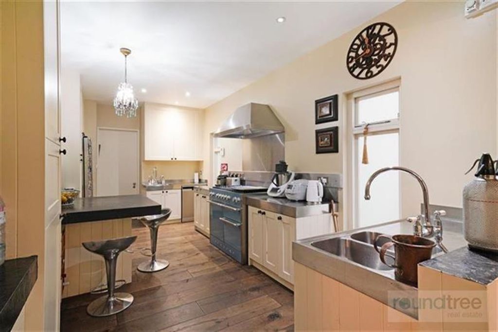 Property photo 1 of 15 (Main)
