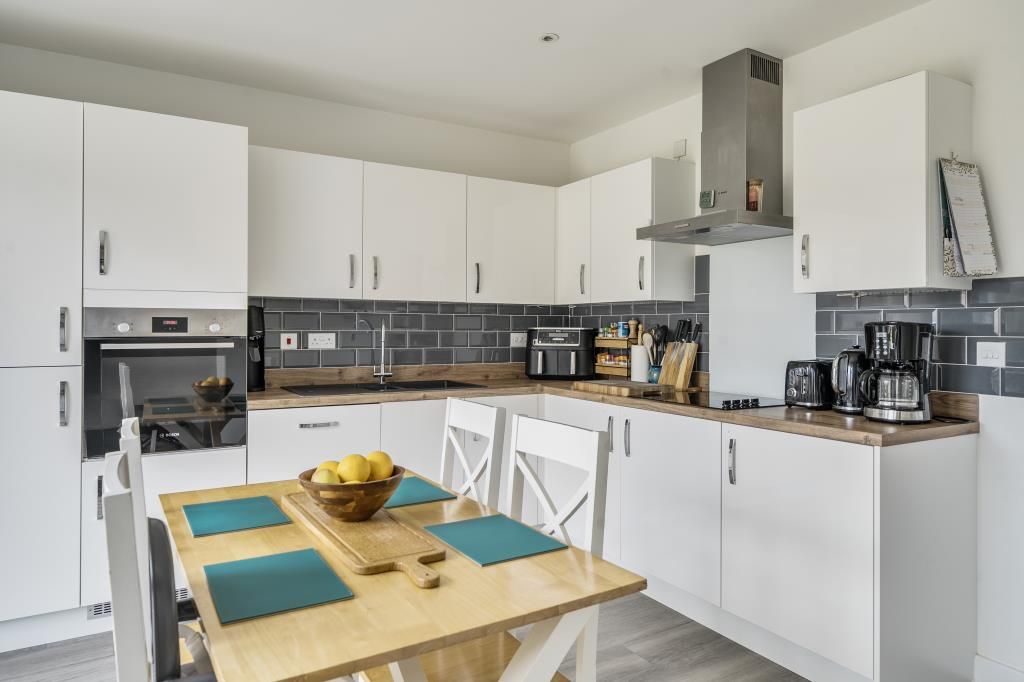 Property photo 3 of 21 Kitchen