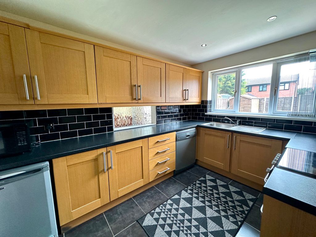 Property photo 3 of 26