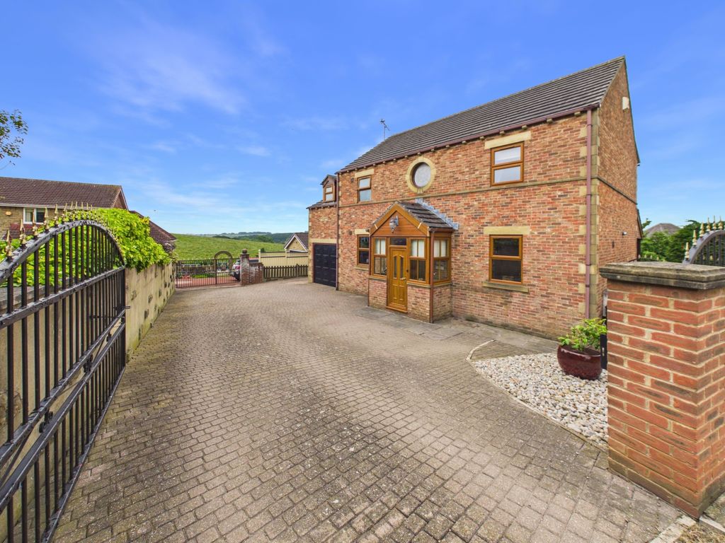 Property photo 1 of 31