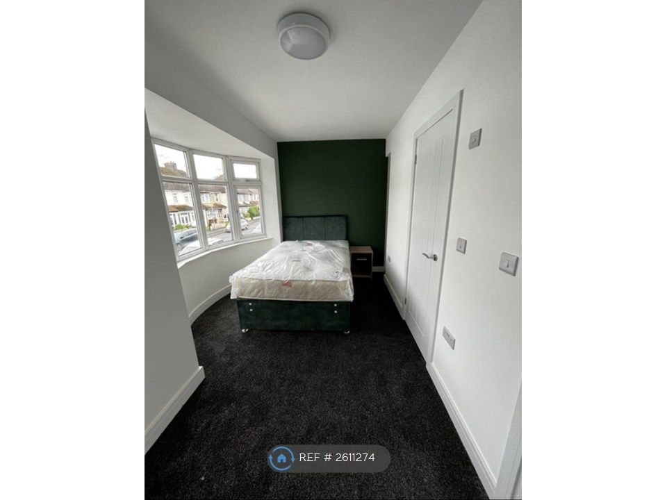 Property photo 3 of 9 Bedroom 2