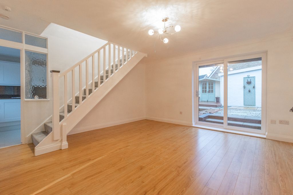 Property photo 2 of 11 Living Room