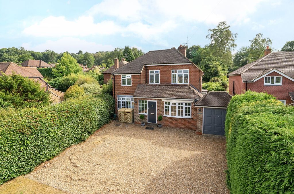 Property photo 1 of 25 1327928-1-6883Ad5...