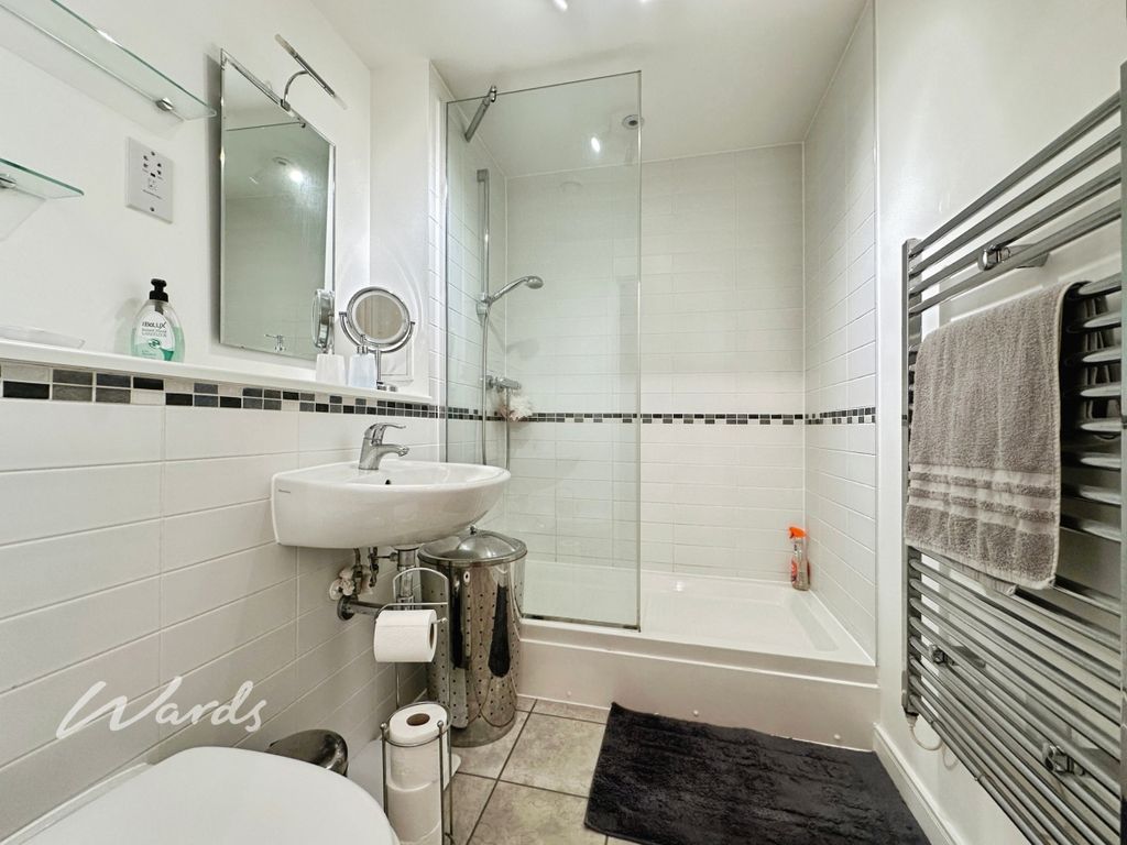 Property photo 3 of 15 Bathroom