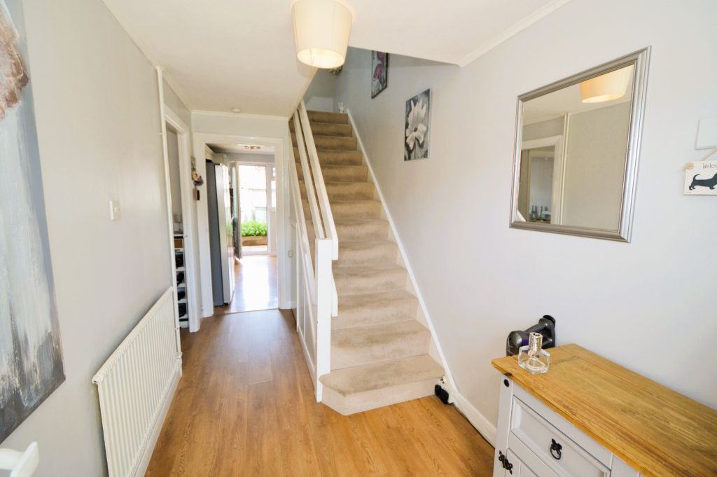 Property photo 2 of 17 Entrance Hall