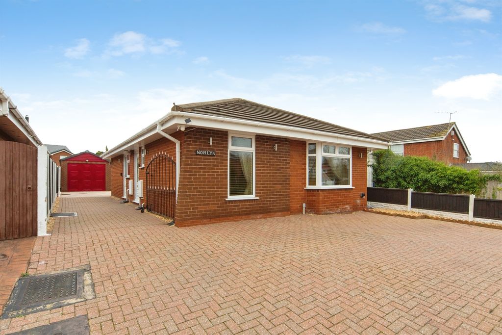 Property photo 2 of 21