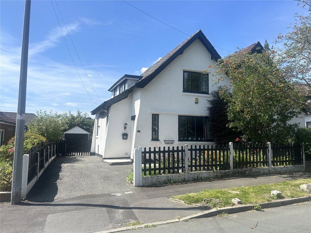 Property photo 1 of 18 External