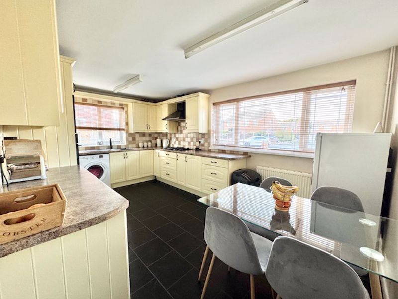 Property photo 2 of 17 Kitchen Diner